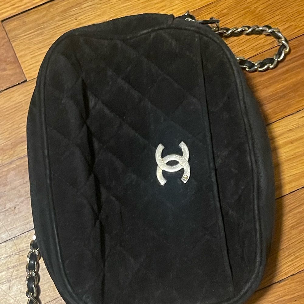 CHANEL Black Quilted Bag - Picture 14 of 14
